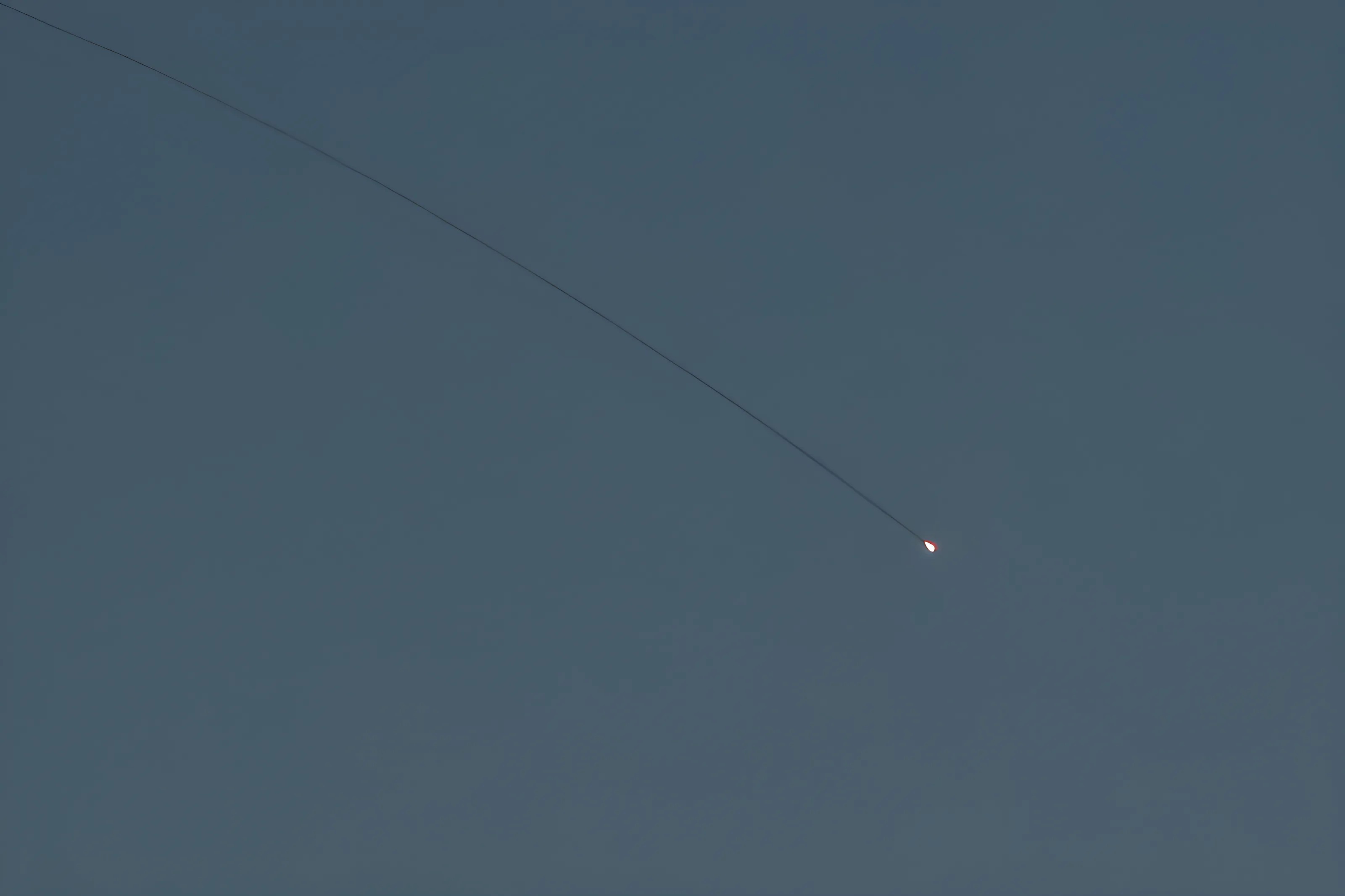 החות'ים שבים לירות: טיל בליסטי שוגר מתימן - ויורט