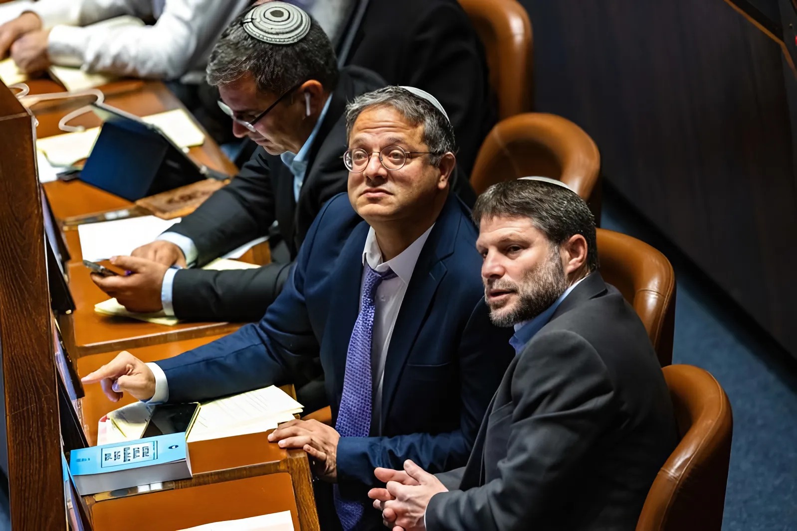 סמוטריץ' ובן גביר קוראים לעצור את המו"מ לעסקה ולעבור ל"כתישה צבאית"