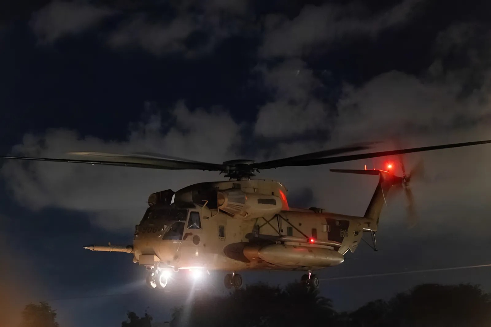 "אמילי האישה השמחה בעולם": שורדת השבי חוזרת לחופש "אמילי האישה השמחה בעולם": שורדת השבי חוזרת לחופש