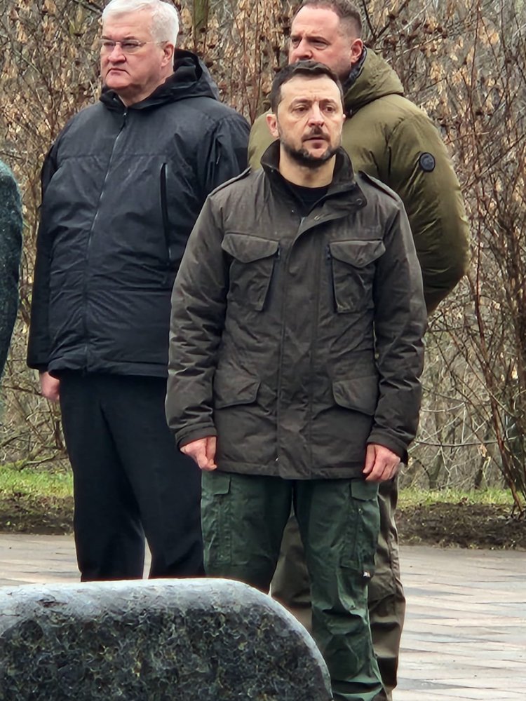 זלנסקי בטקס במלאת 80 שנה לשחרור אושוויץ: "להנחיל את זיכרון השואה לדור הצעיר" (צילום: FJCU)