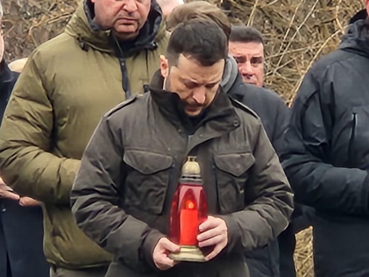 זלנסקי בטקס במלאת 80 שנה לשחרור אושוויץ: "להנחיל את זיכרון השואה לדור הצעיר" (צילום: FJCU)