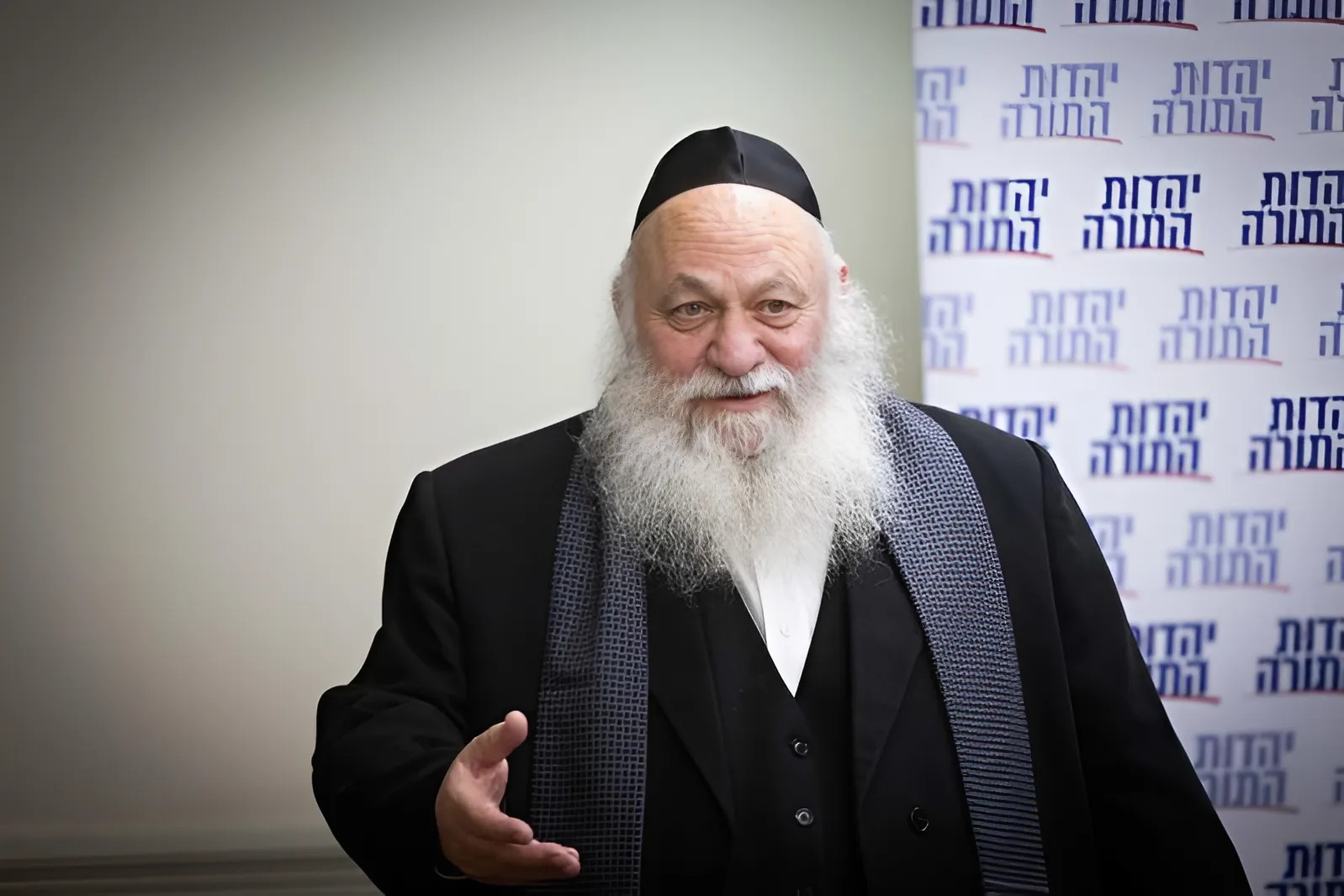 שר הבינוי והשיכון יצחק גולדקנופף מתפטר מהממשלה שר הבינוי והשיכון יצחק גולדקנופף מתפטר מהממשלה