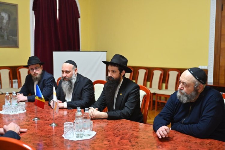 מפגש היסטורי בקישינב: המתנה שקישרה את ראש העיר לעבר היהודי