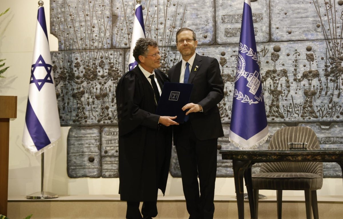 במעמד צד פוליטי אחד: יצחק עמית הושבע לתפקיד נשיא בית המשפט העליון