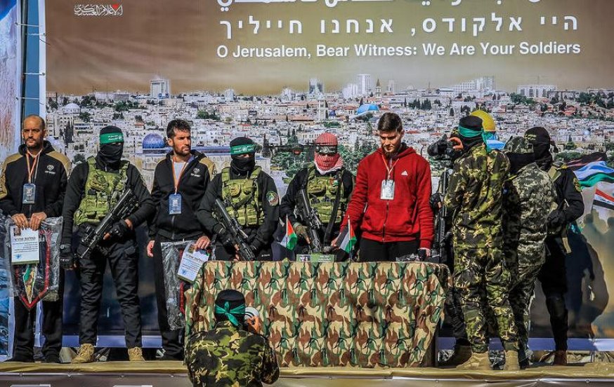שורדי השבי סבלו מעינויי נפש וגוף בטענה שהם "חיילים", על אף שהם אזרחים שורדי השבי סבלו מעינויי נפש וגוף בטענה שהם "חיילים", על אף שהם אזרחים