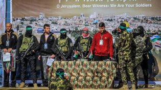 השבים סבלו מעינויי נפש וגוף בטענה שהם "חיילים", על אף שהם אזרחים