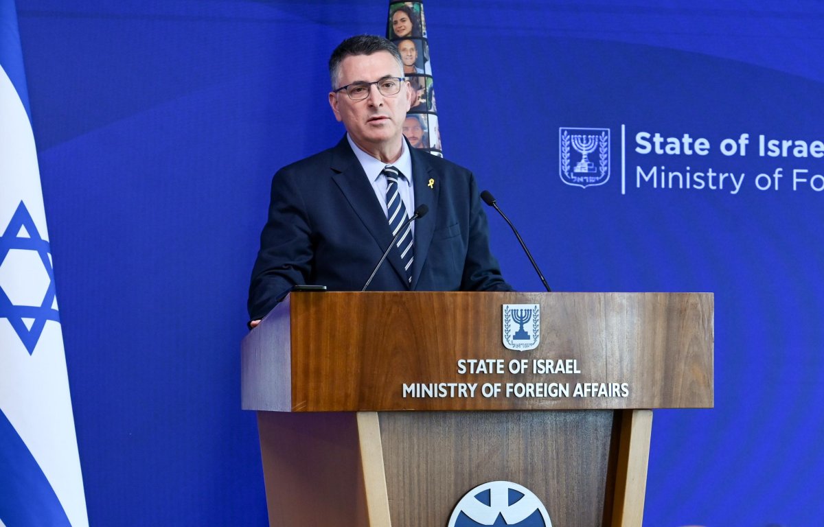 "הזירה הבינלאומית - חלק מהמלחמה": שר החוץ מסביר את העברת הסיוע לעזה "הזירה הבינלאומית - חלק מהמלחמה": שר החוץ מסביר את העברת הסיוע לעזה