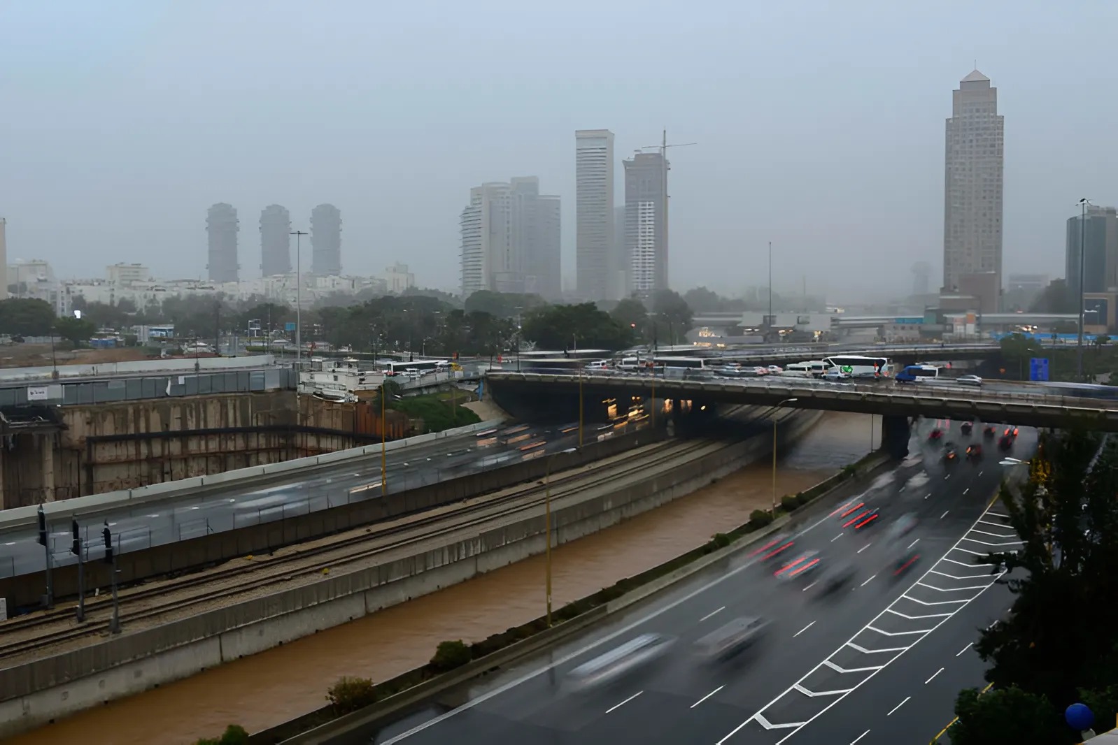 סעו בזהירות מירבית: הסופה "קורל" עלולה להפוך את הכבישים לחלקלקים