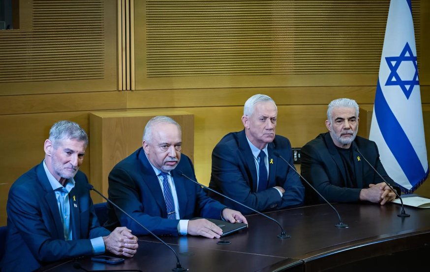 האופוזיציה טוענת: "פיטורי ראש השב"כ נגועים בשיקולים זרים; נפנה לבג"ץ" האופוזיציה טוענת: "פיטורי ראש השב"כ נגועים בשיקולים זרים; נפנה לבג"ץ"