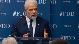 לפיד מציע: מצרים תשלוט בעזה ל-15 שנה בתמורה למחיקת חובה