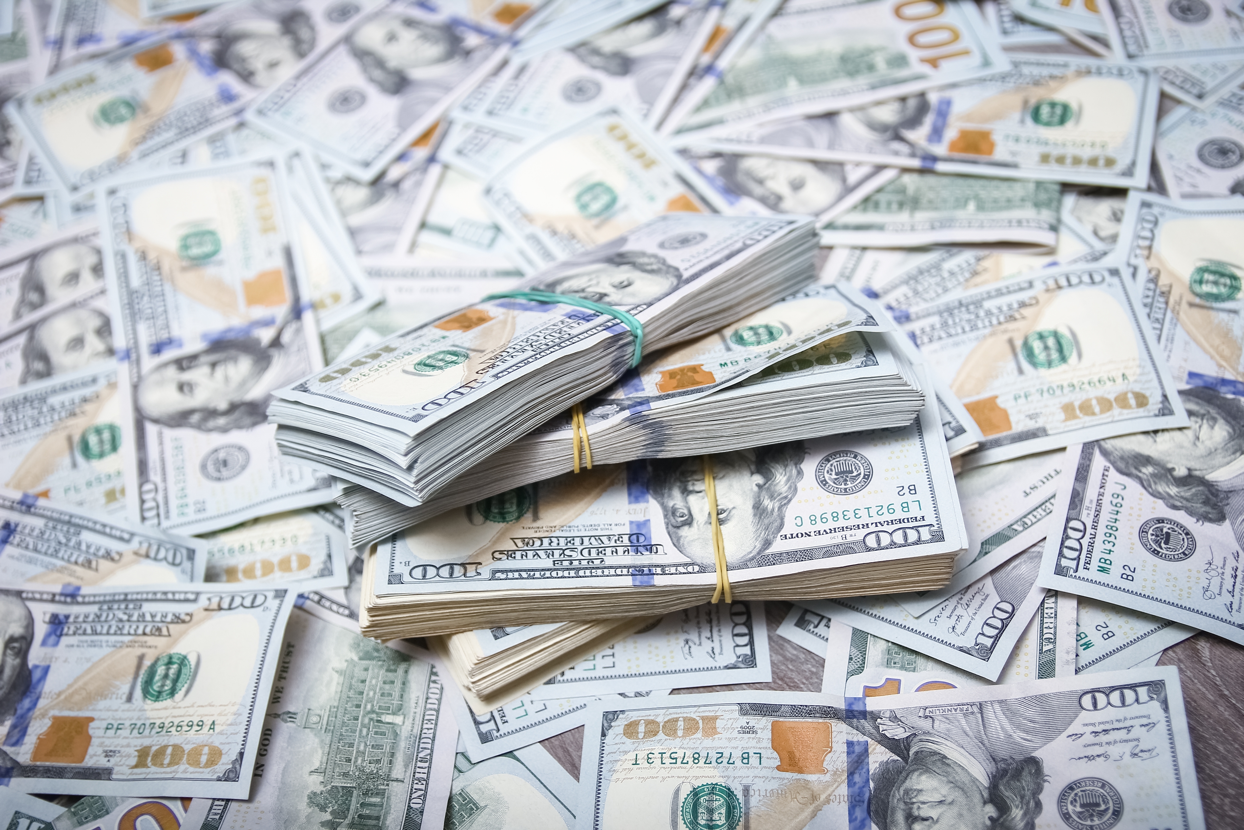 הדולר איבד עשירית מערכו תוך שלושה חודשים וחצי