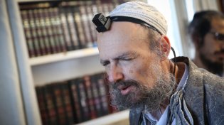 העתירו בתפילה: הגאון רבי דב הכהן קוק נכנס לניתוח