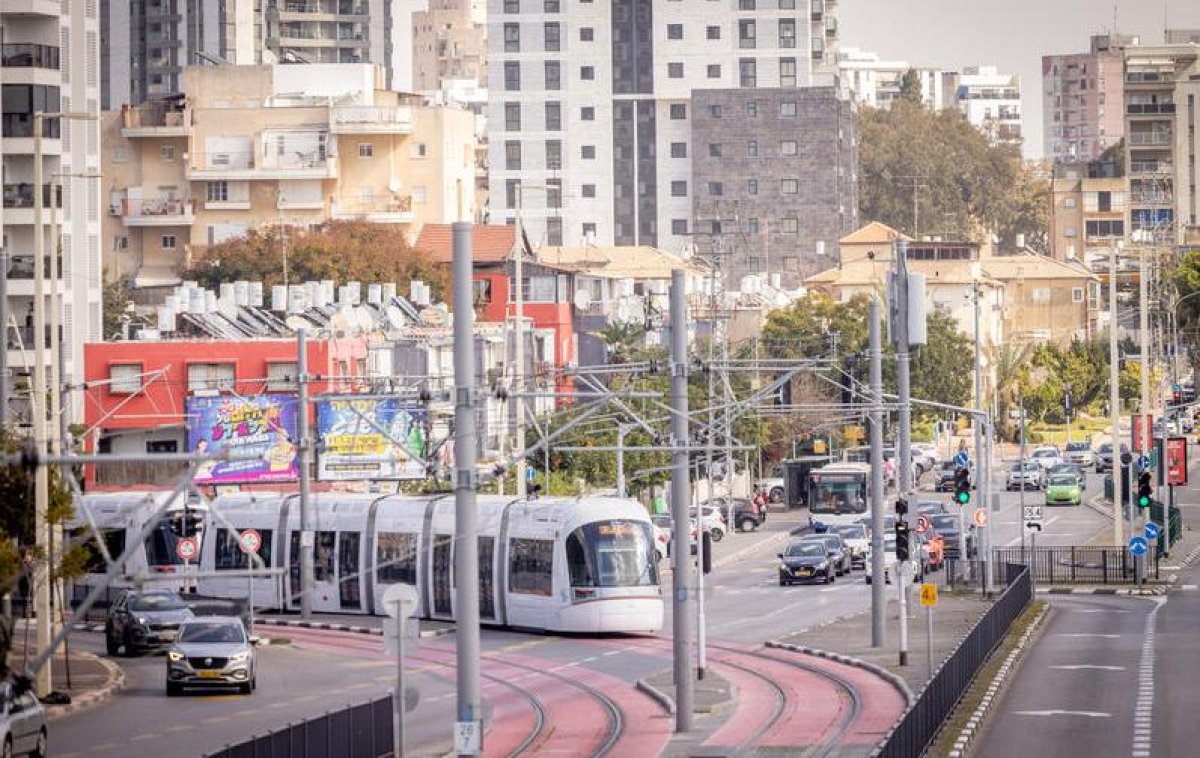 מחירי הדירות זינקו: הרכבת הקלה משנה את מפת הנדל"ן בגוש דן מחירי הדירות זינקו: הרכבת הקלה משנה את מפת הנדל"ן בגוש דן