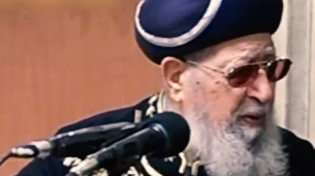 מרן הרב עובדיה יוסף זצוק"ל: מותר לשמוע מגילה מרמקול?