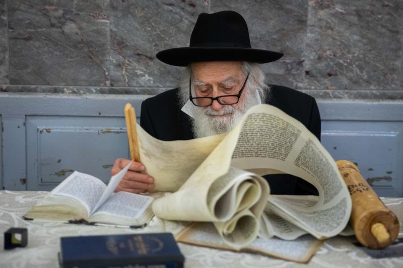 מדריך: עד מתי אפשר לקרוא את מגילת אסתר, בלילה וביום