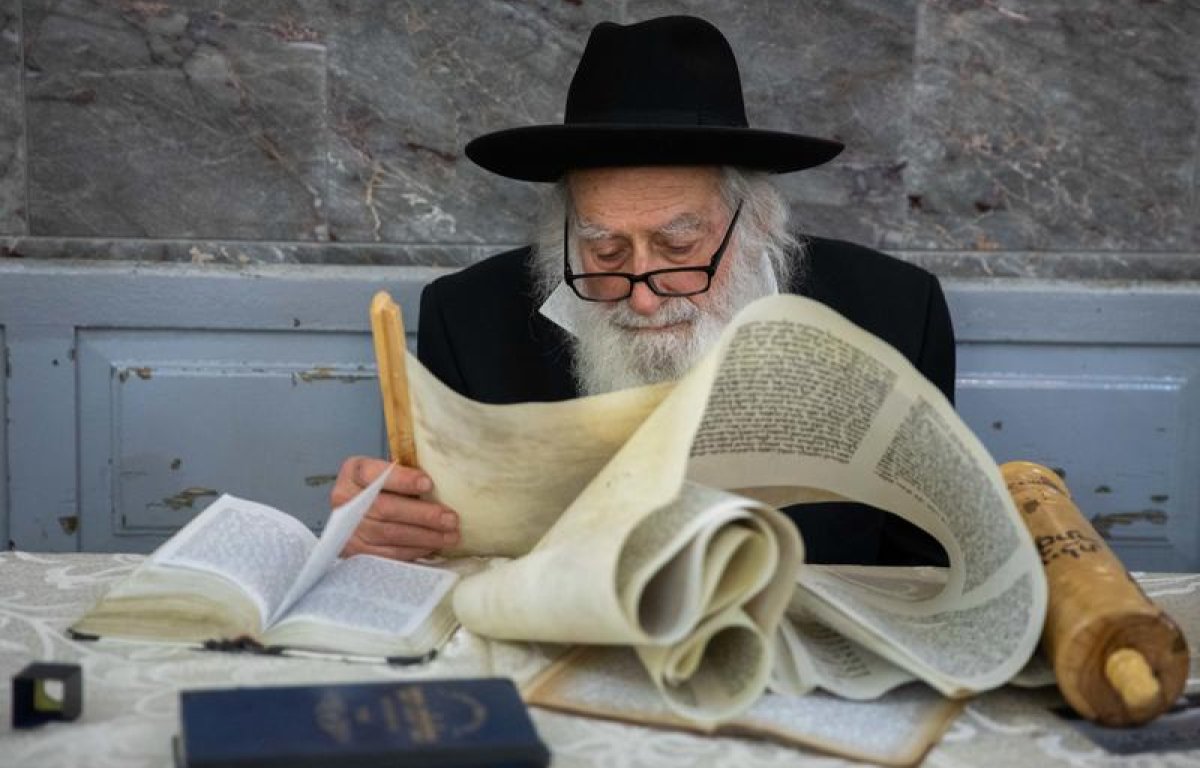 מדריך: עד מתי אפשר לקרוא את מגילת אסתר, בלילה וביום