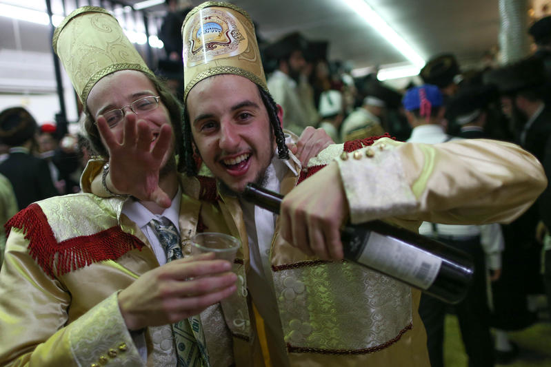 ארבע מצוות הפורים: כך תחגגו נכון ותזכו לשמחה אמיתית