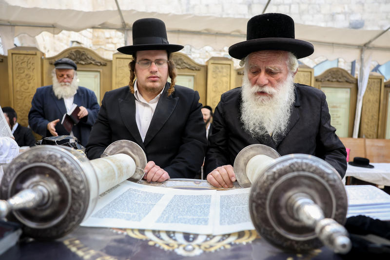 קראת כבר מגילה? החתם סופר מבטיח לך איך תהיה בן העולם הבא