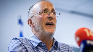 שלושה אמבולנסים חדשים נתרמו לזכר בנות משפחת די ז"ל