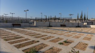הביטוח הלאומי יקצר בחצי את זמן הקמת מצבות לנפטרים עריריים