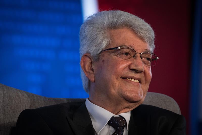 שער הכבוד: הכניסה למשרד החוץ נקראה על שמו של השר דוד לוי ז"ל שער הכבוד: הכניסה למשרד החוץ נקראה על שמו של השר דוד לוי ז"ל