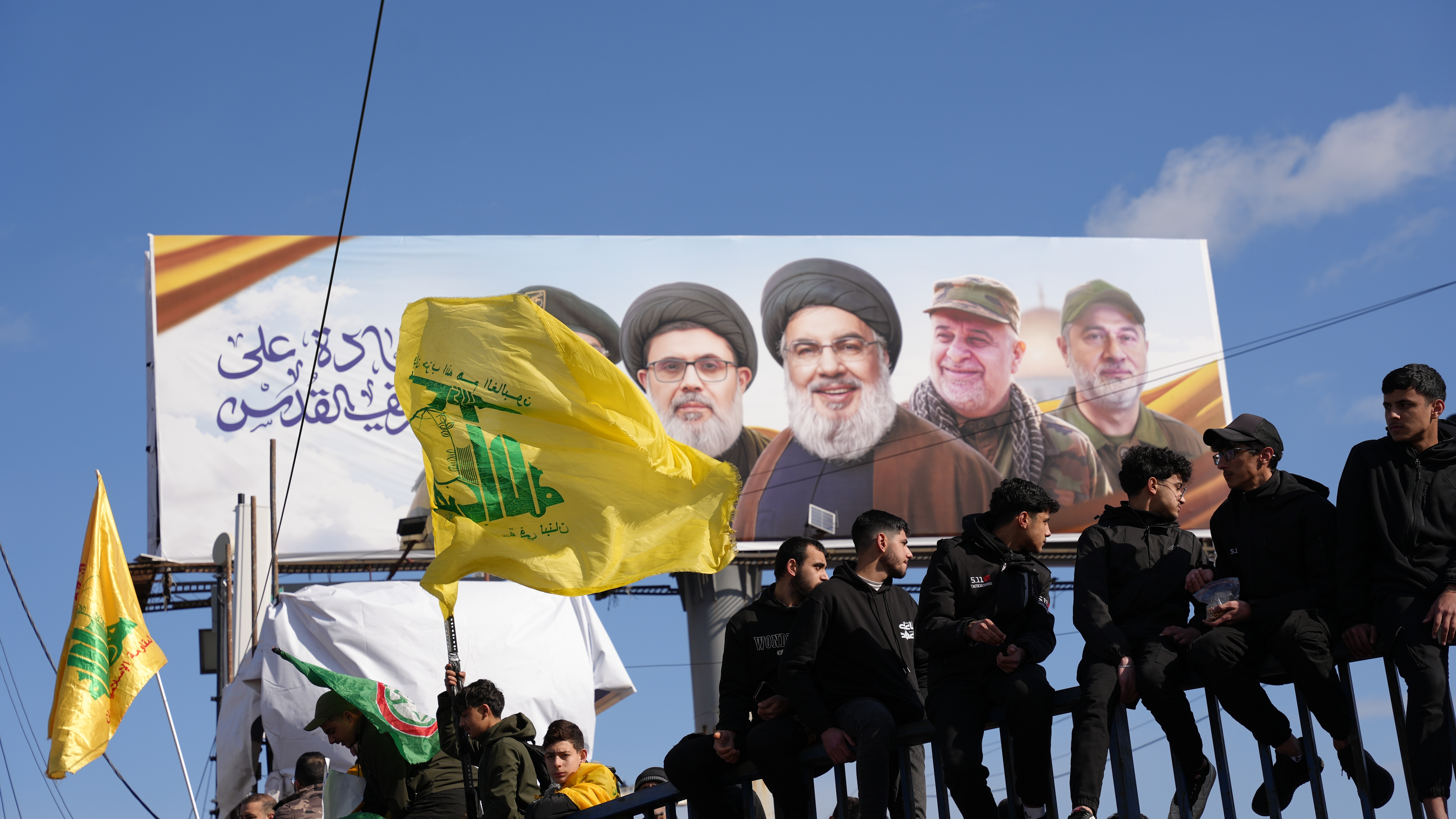 חזבאללה יצטרף למערכה? לבנון נקרעת בין לחץ איראני לחשש מאסון