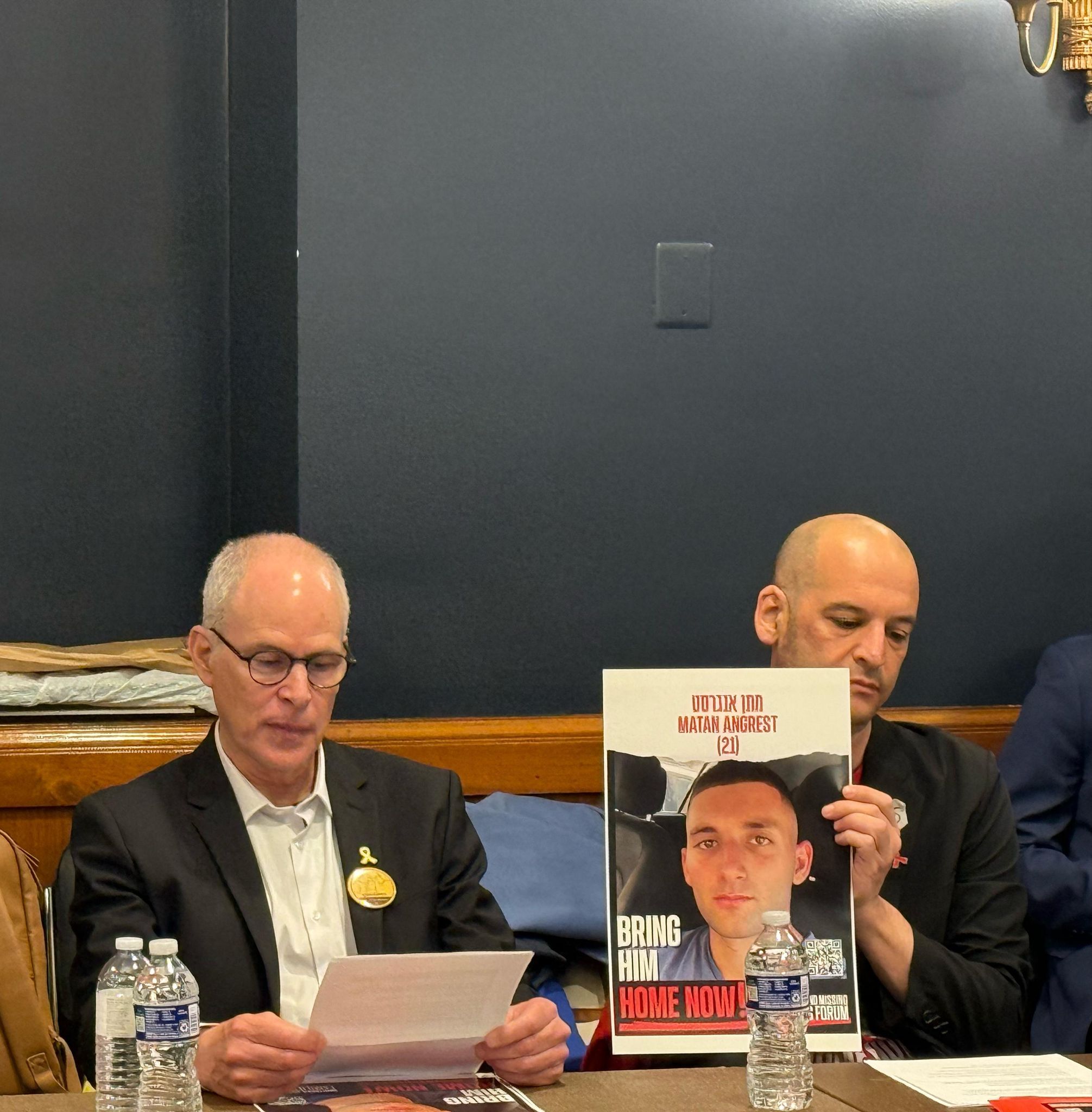 "כל עוד הם שם, הלב לא שלם": שורדי שבי שוחחו עם סנאטורים "כל עוד הם שם, הלב לא שלם": שורדי שבי שוחחו עם סנאטורים