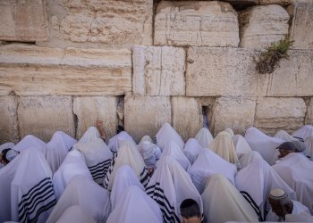 הרב שלום ארוש: פרשת נשא מגלה את סוד האהבה האינסופית של ה' לעם ישראל