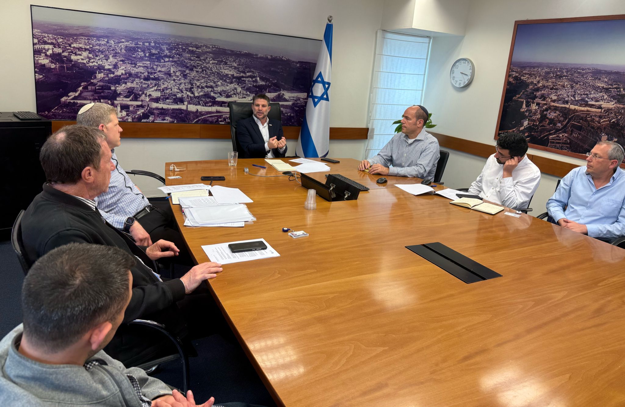 מכסי טראמפ: שר האוצר ימריא לארה"ב אחרי הפסח מכסי טראמפ: שר האוצר ימריא לארה"ב אחרי הפסח