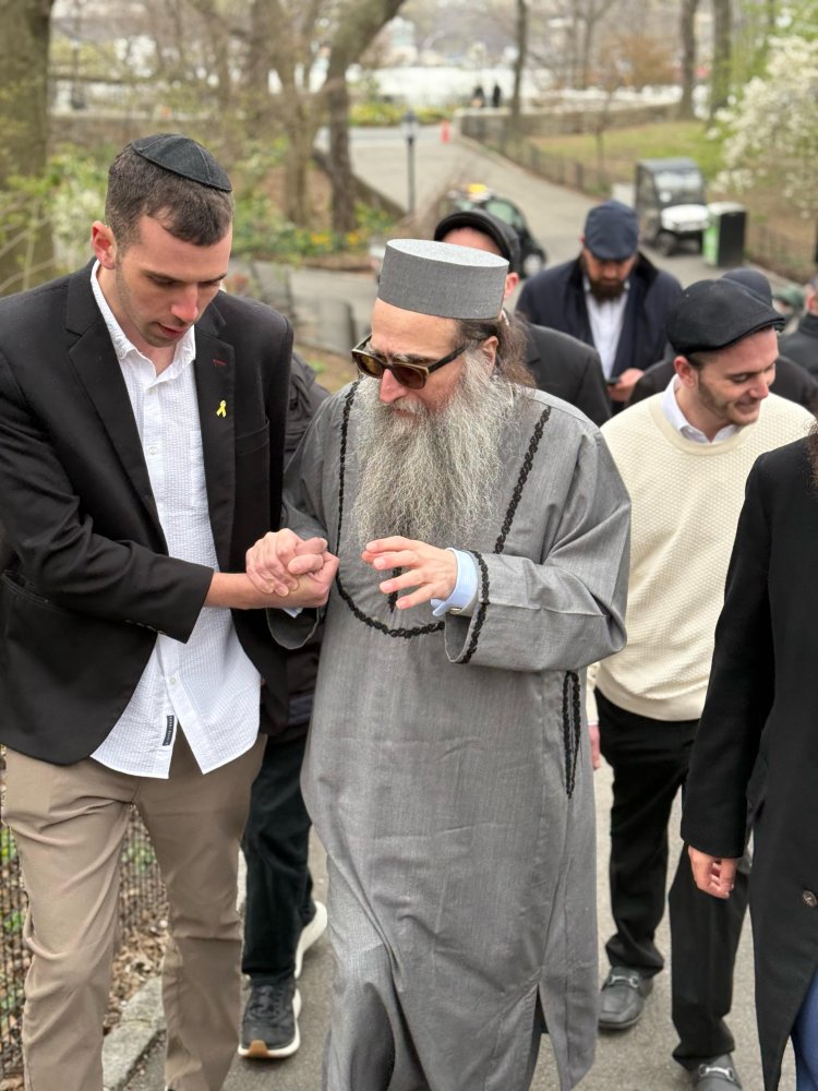 ''מפגש של נשמה'': הבלוגר המוכר דניאל עמרם ביקר בישיבת הרב פינטו בניו יורק - ויצא נפעם מיוזמה חברתית חדשה