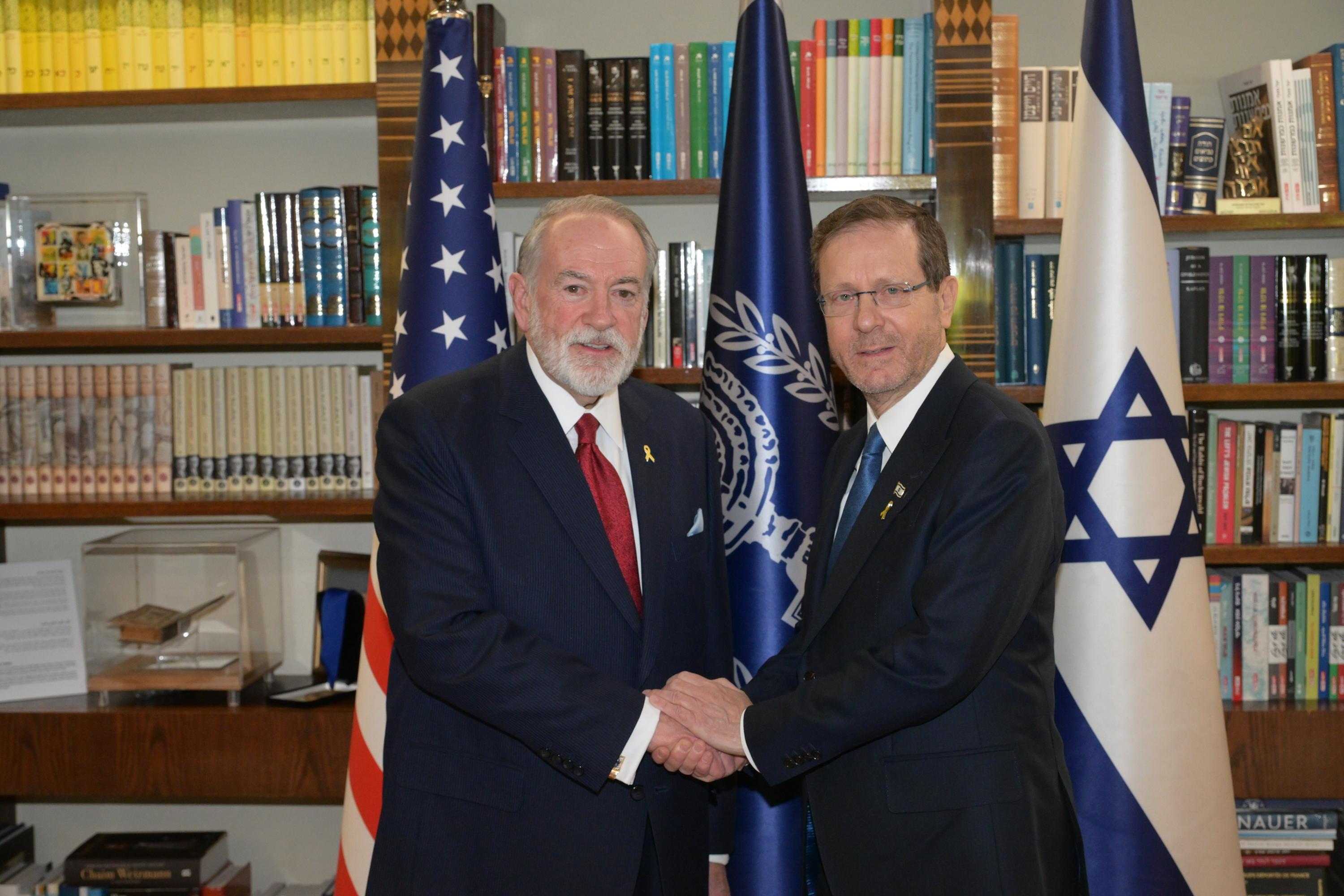 הנשיא לשגריר ארה"ב הטרי: "חפצים בהרחבת מעגל השלום"