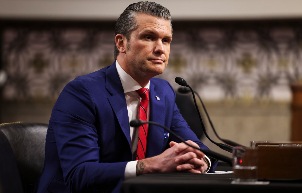 טלטלה בפנטגון: שר הביטחון של טראמפ יסיים את תפקידו?