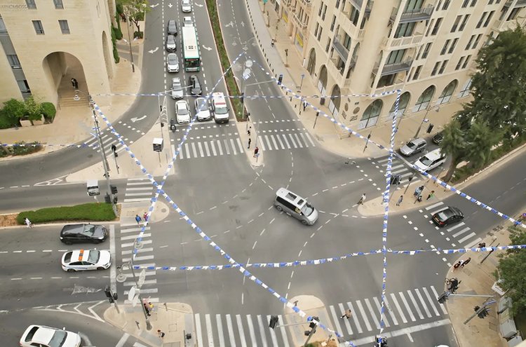 ירושלים מתכסה בכחול-לבן: 30 אלף דגלים נתלו לכבוד יום העצמאות ה-77 צילום: עיריית ירושלים