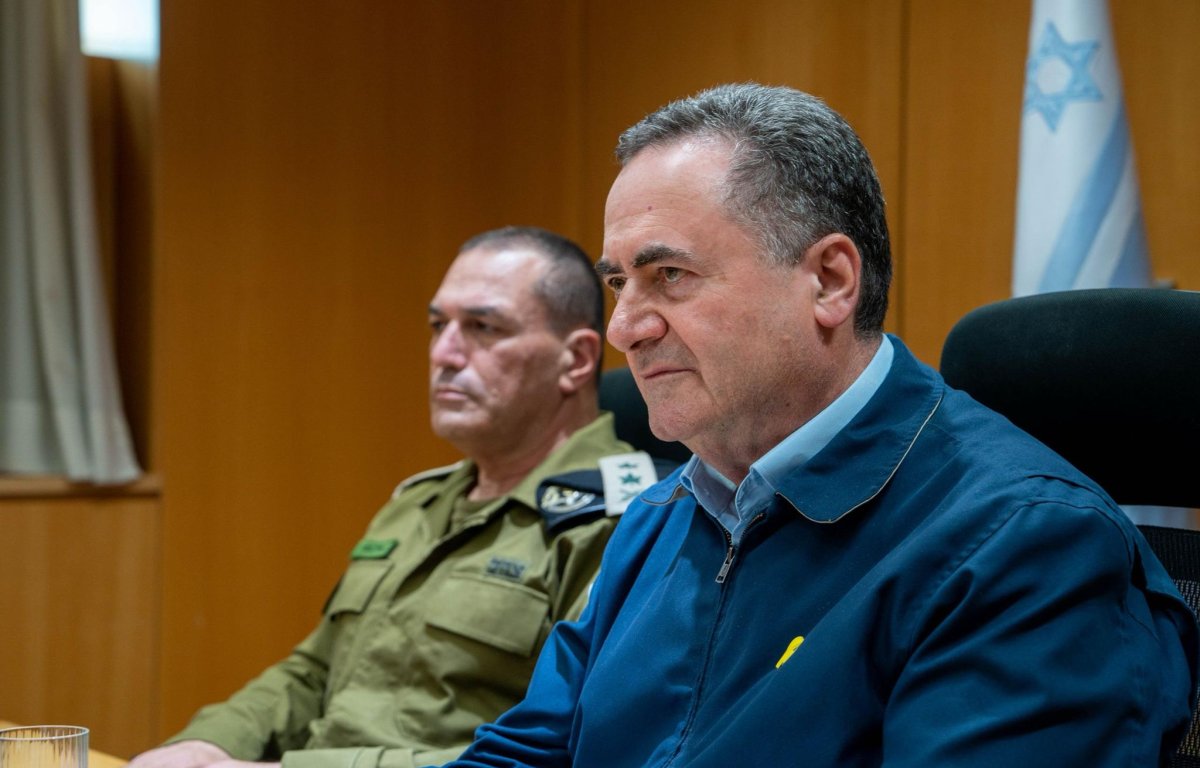 שר הביטחון לצד אלופי צה"ל: "אם נצטרך לפעול נגד איראן - נדע לעשות זאת"