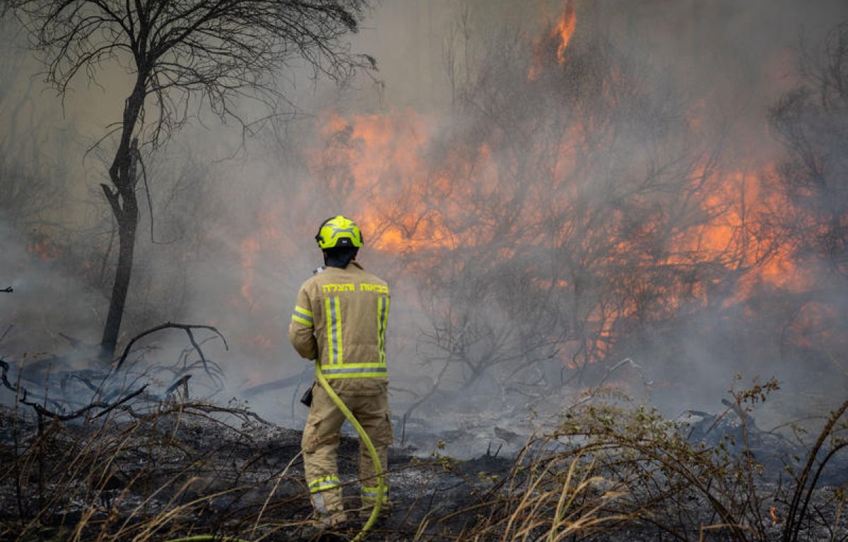 שריפות אדירות בהרי ירושלים ובמרכז: ישראל מבקשת סיוע בינלאומי ומפנה יישובים שריפות אדירות בהרי ירושלים ובמרכז: ישראל מבקשת סיוע בינלאומי ומפנה יישובים