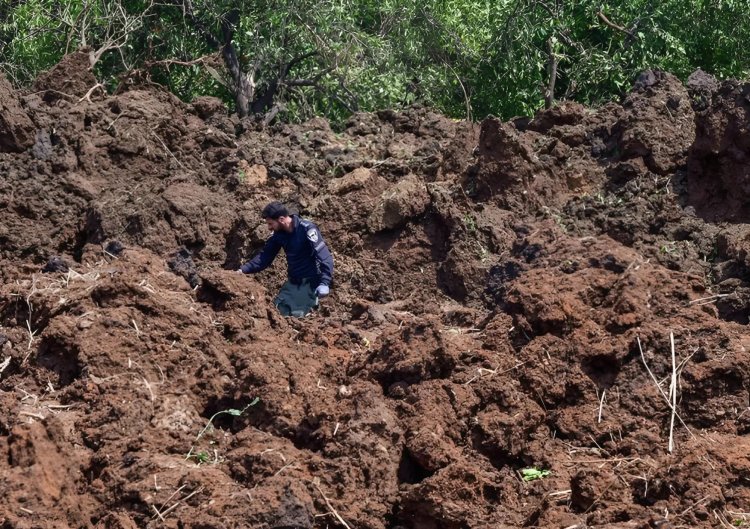 מכתש ענק (צילום: Chaim Goldberg/Flash90)