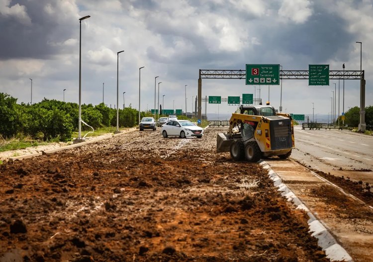 מכתש ענק (צילום: Chaim Goldberg/Flash90)