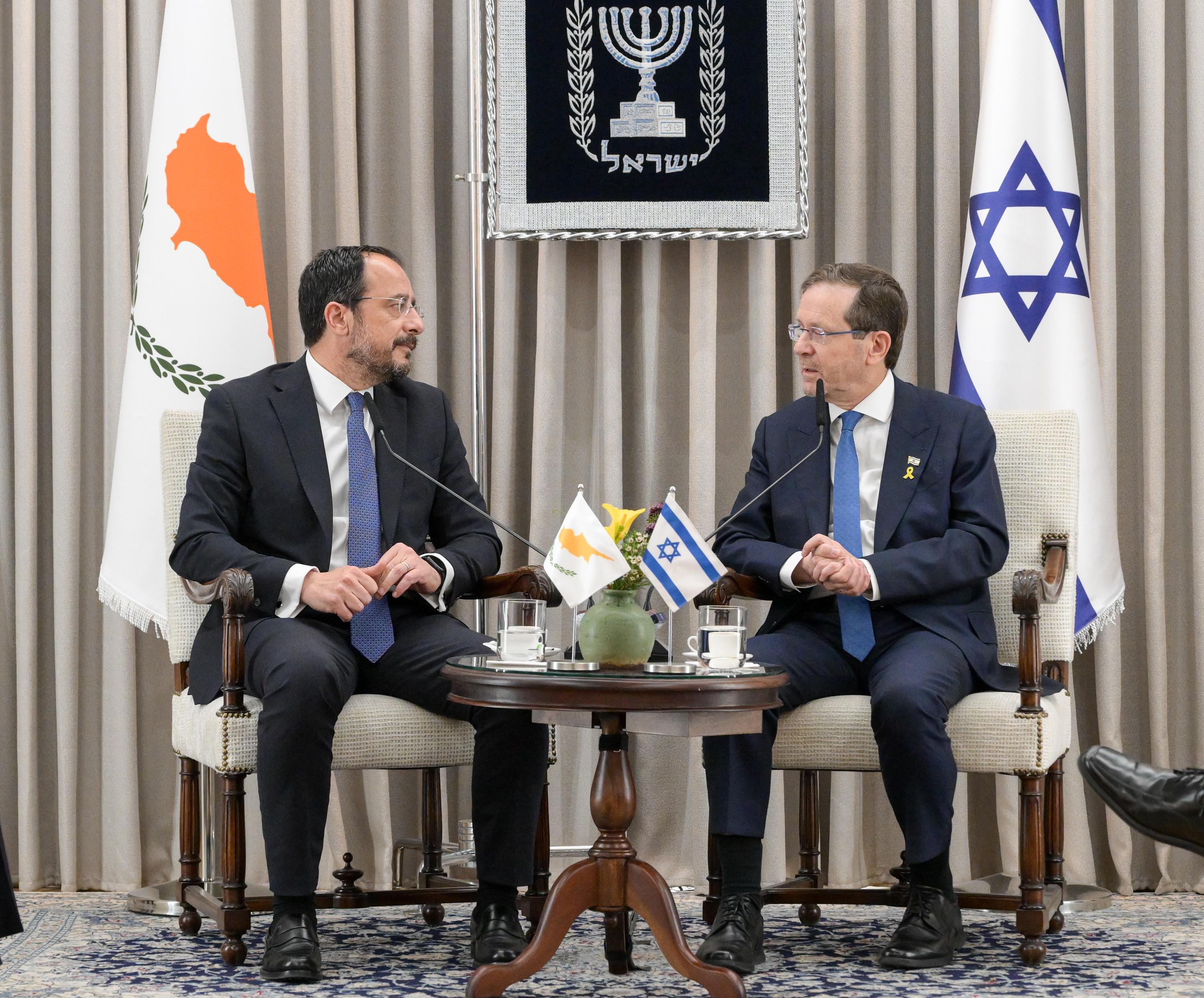 שעות לאחר הנפילה בנתב"ג: נשיא קפריסין הגיע ארצה שעות לאחר הנפילה בנתב"ג: נשיא קפריסין הגיע ארצה