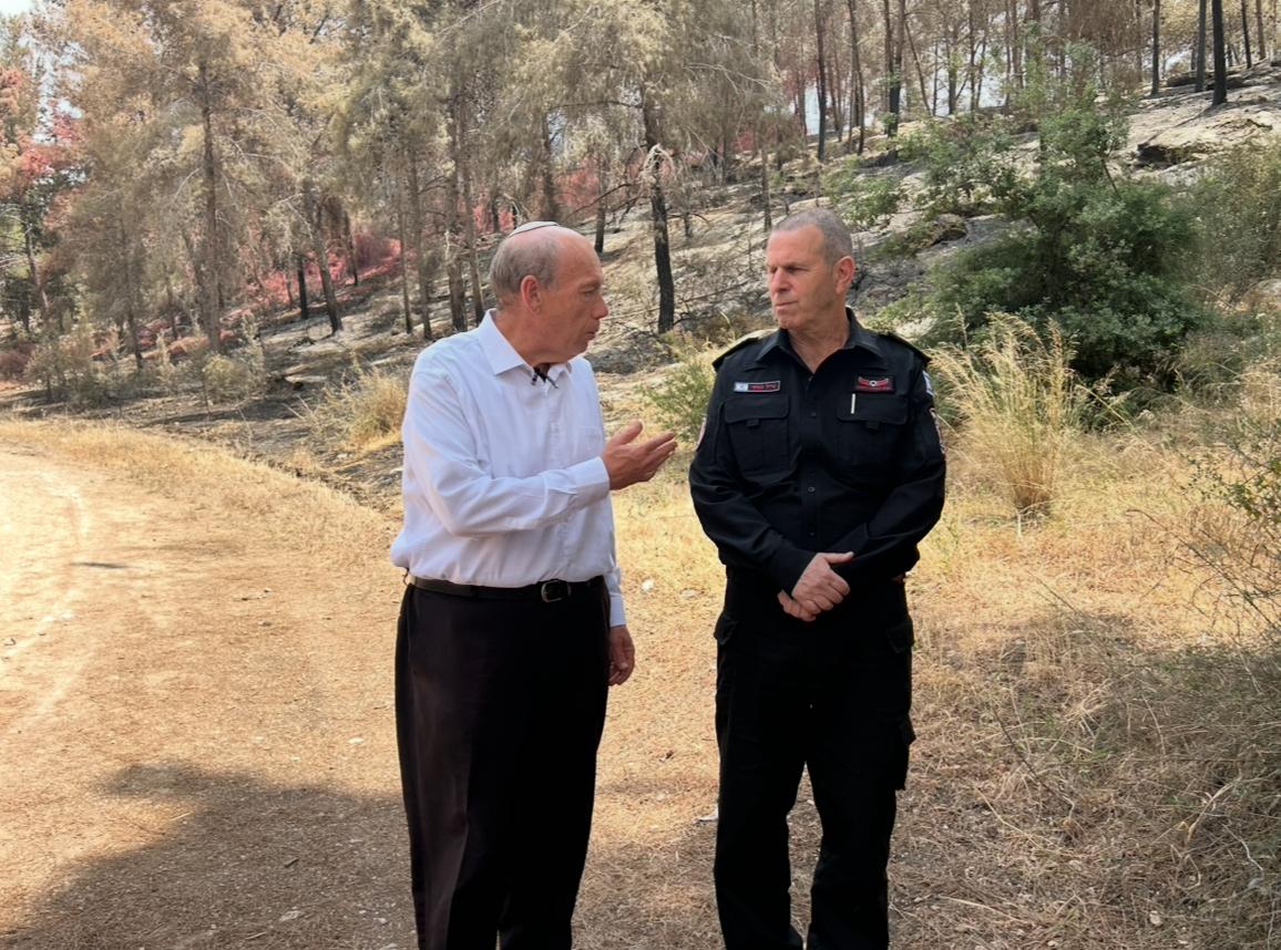המבקר באזור שריפות הענק: "חייבים להיערך לאירועים מורכבים יותר" המבקר באזור שריפות הענק: "חייבים להיערך לאירועים מורכבים יותר"