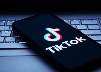 מהלומה כלכלית: טיקטוק נקנסה בחצי מיליארד יורו על העברת מידע לסין מהלומה כלכלית: טיקטוק נקנסה בחצי מיליארד יורו על העברת מידע לסין