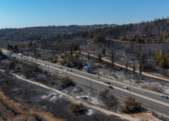 לשונות של אש: כך נראים הרי ירושלים לאחר שריפת הענק
