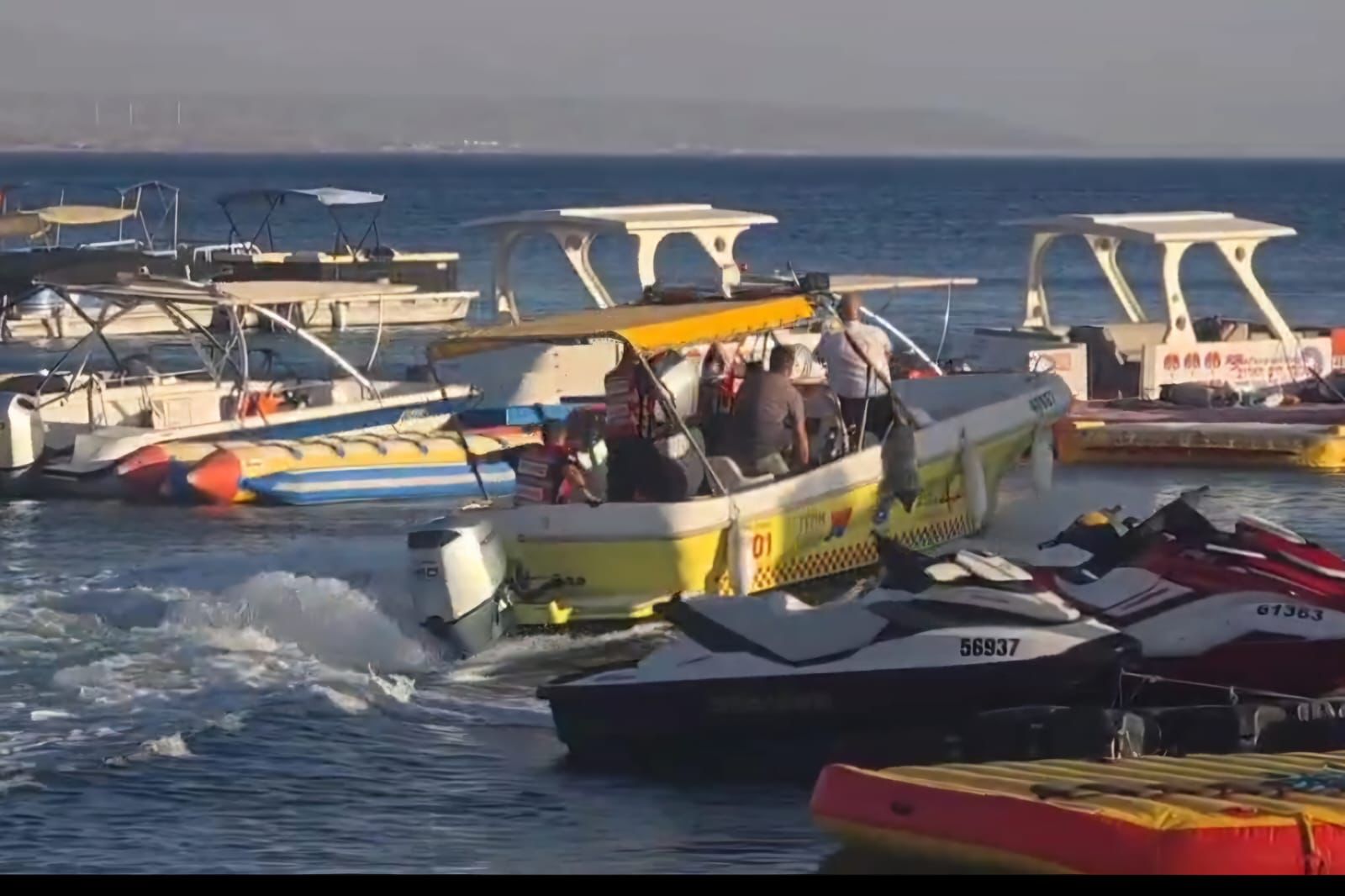 תאונת שיט חריגה: אדם נהרג ושמונה נפצעו בהתנגשות בין שתי סירות באילת תאונת שיט חריגה: אדם נהרג ושמונה נפצעו בהתנגשות בין שתי סירות באילת