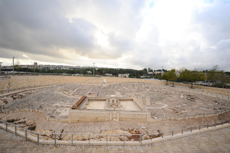 הרב הראשי התרגש מתערוכה חדשה על בית המקדש: "לא מבינים כמה זה חסר"