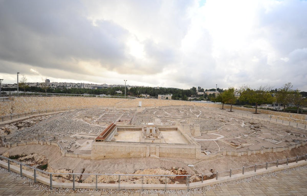 הרב הראשי התרגש מתערוכה חדשה על בית המקדש: "לא מבינים כמה זה חסר"