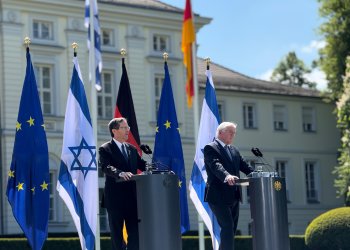 היום לפני 60 שנה, 20 שנה לאחר השואה: ישראל וגרמניה כוננו יחסים דיפלומטיים היום לפני 60 שנה, 20 שנה לאחר השואה: ישראל וגרמניה כוננו יחסים דיפלומטיים