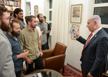 רה"מ ללוחמי מילואים שנפצעו: "בקרוב נתחיל במהלך להשמדת חמאס"