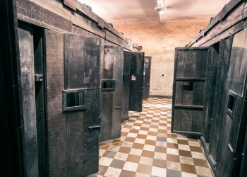 עלייתו של עריץ: היום ב-1976 פול פוט החל את שלטון הדמים בקמבודיה