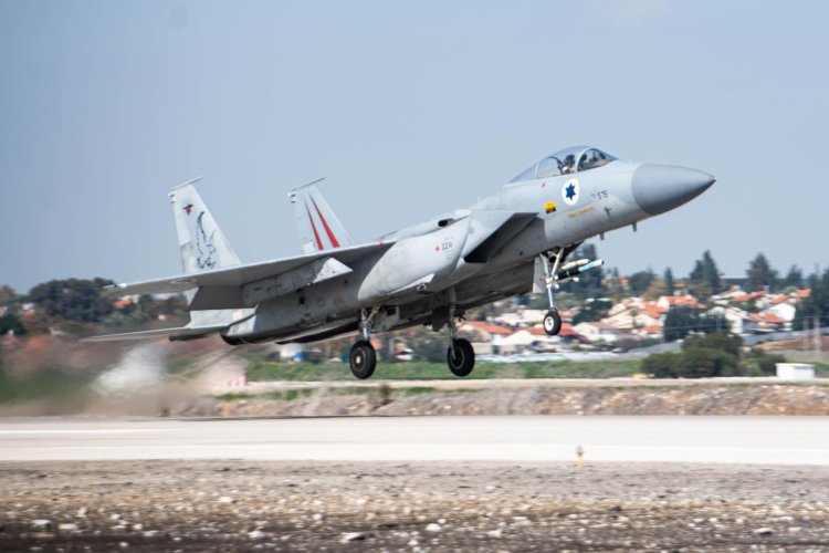 מטוסי חיל האוויר בהכנות לתקיפה בעזה (צילום: דובר צה"ל)