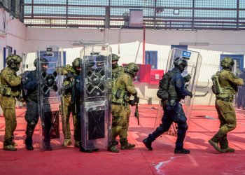 שכר הסוהרים יעלה בכ-20% כדי לשכנע אזרחים להגיע