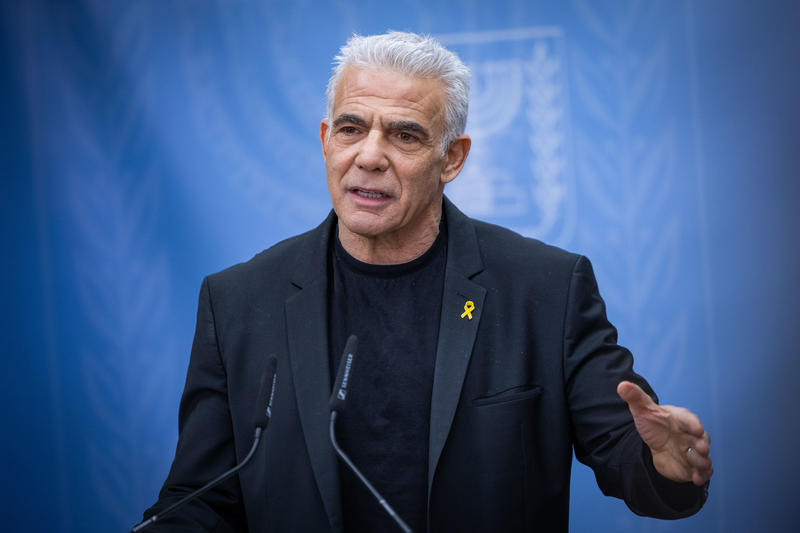 לפיד טוען: ישראל מממנת בסתר את קרן הסיוע ההומניטרי בעזה לפיד טוען: ישראל מממנת בסתר את קרן הסיוע ההומניטרי בעזה